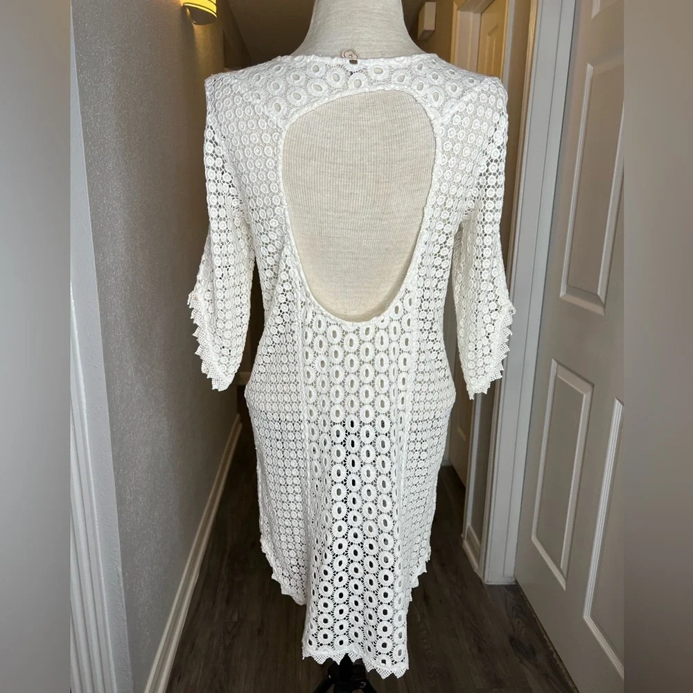 FARM Rio White Crochet Cover-Up | Floral Openwork Boho Beach Dress Scalloped Hem - Picture 5 of 7